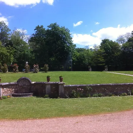 ゲストハウス Chateau Marieville