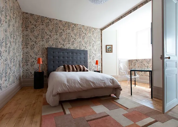 Chateau Marieville Pensión